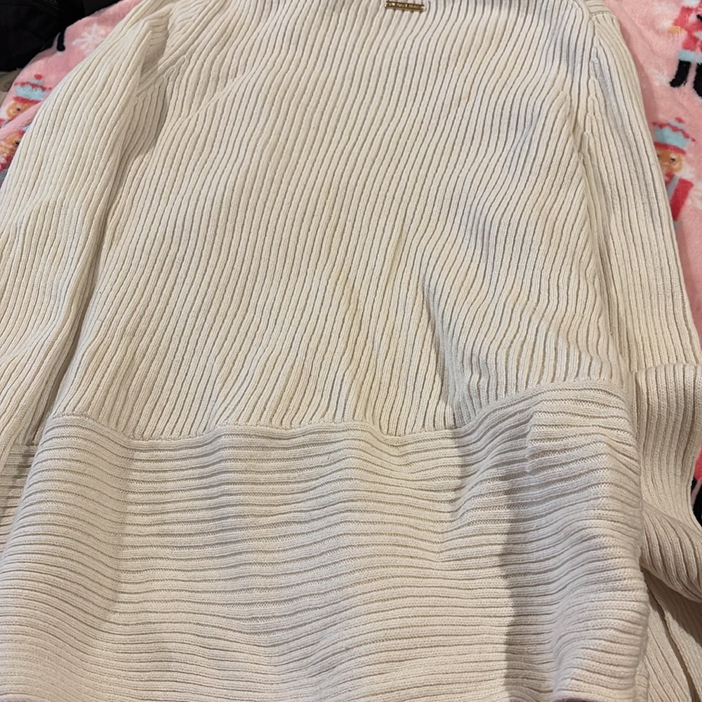 Sweater - Picture 5 of 5